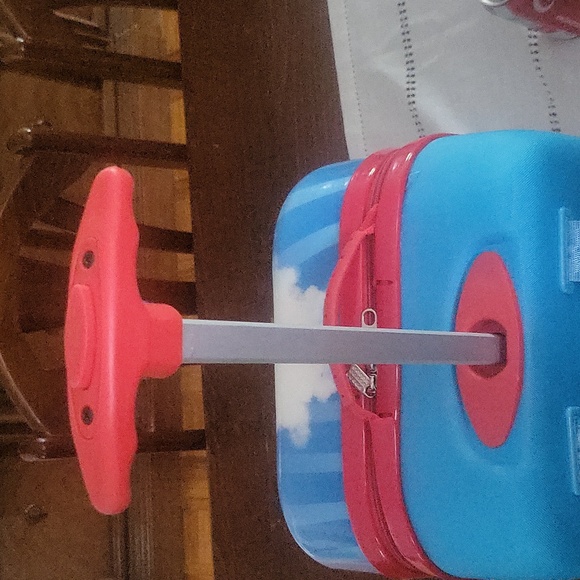 Thomas the tank engine hard plastic suitcase - Picture 3 of 5